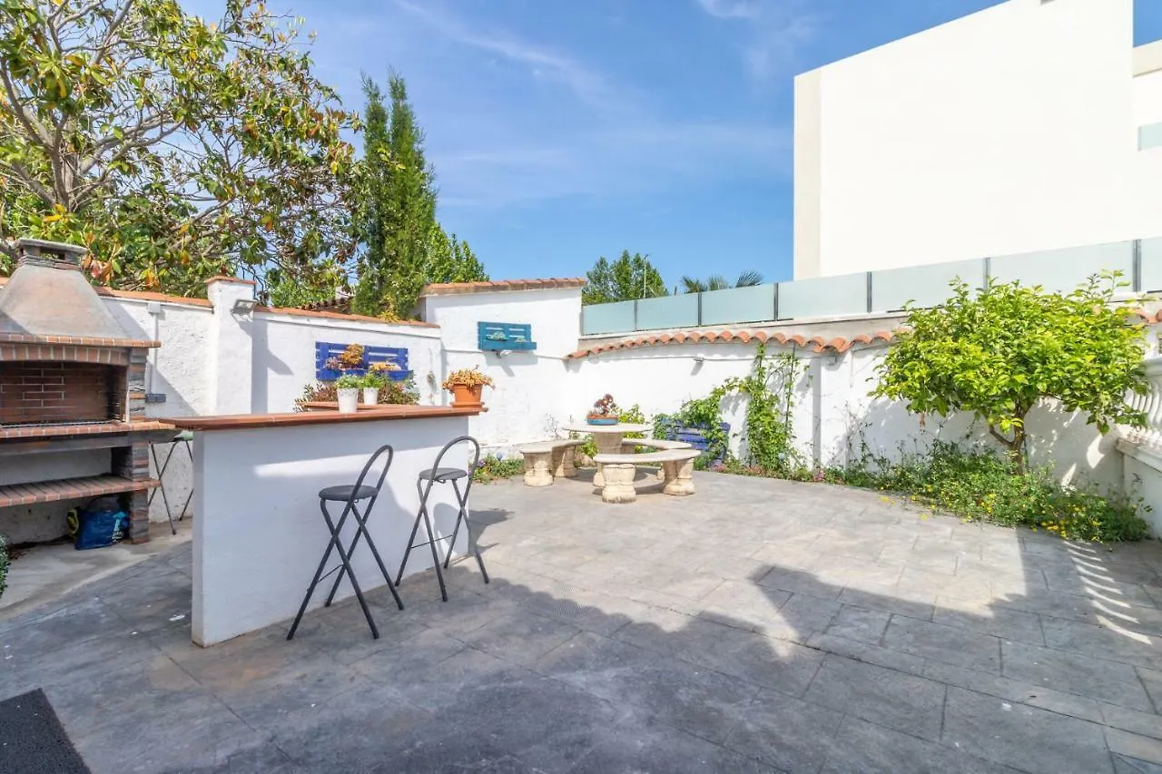 Goldhome - Montgri - Piscina Climatizada Empuriabrava 0*,  Spain